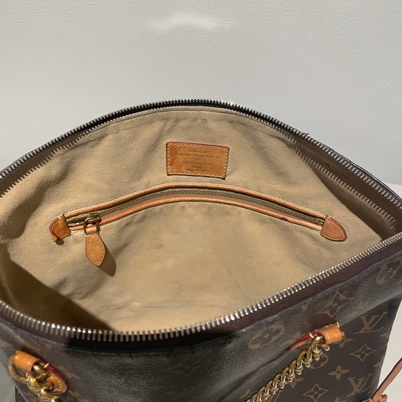 Used runway edition bag. Authentic. Has some dirt on inside of bag - Picture 14 of 15